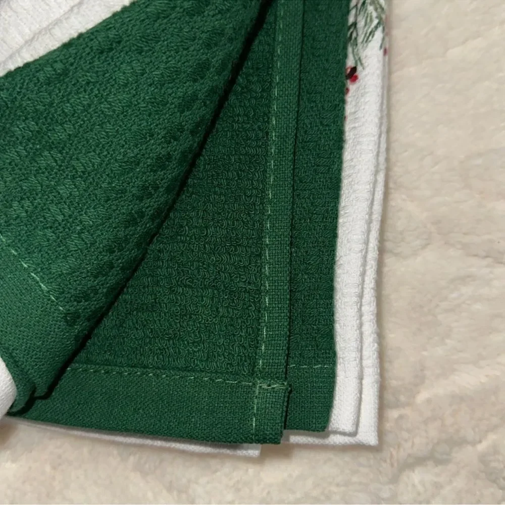 MARTHA STEWART White Gold Red Wreath Green Cotton Kitchen 3 Towel Gift Set